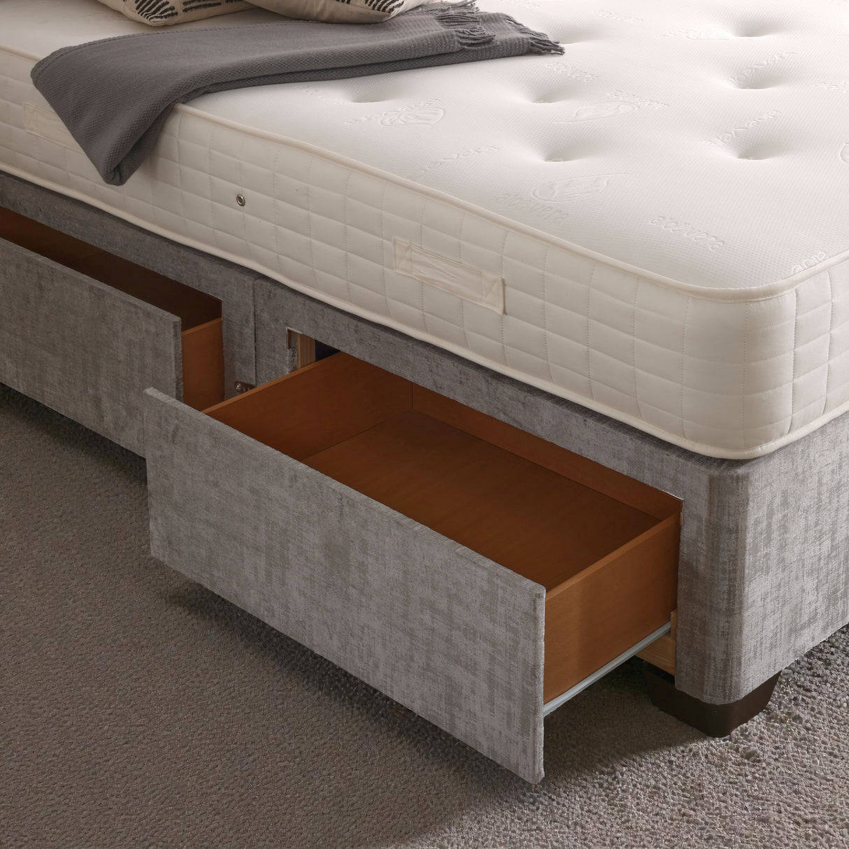 Paris Divan Bed Set With Headboard